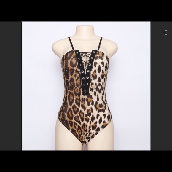 LEOPARD LACE FRONT BODYSUIT - Picture 5 of 7